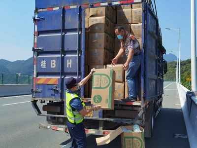 惠清高速突發貨物灑落事故，運輸設備租賃服務緊急馳援