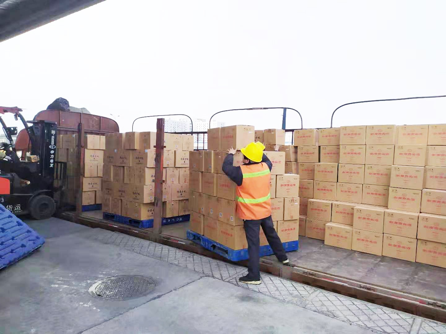 倉庫搬運工 負重前行的物流基石